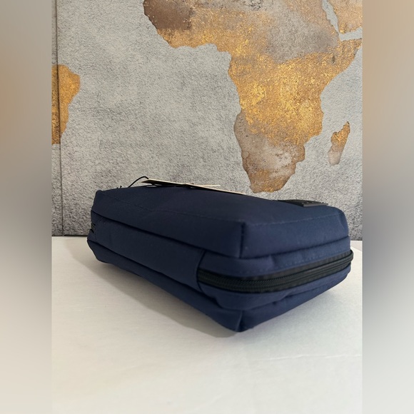 Madden Electronic Pouch - Picture 4 of 6